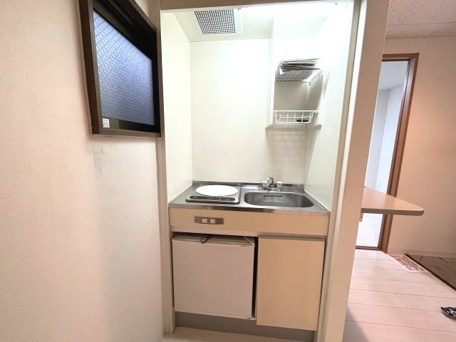 キッチン　イメージとして同建物他部屋を表示しています