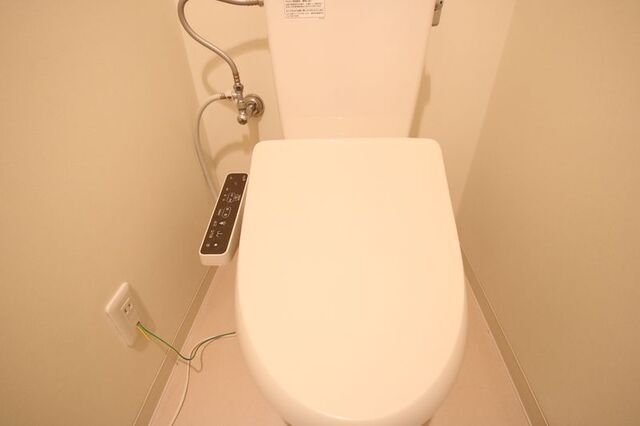 トイレ　※別室の参考写真の為、現況優先です。