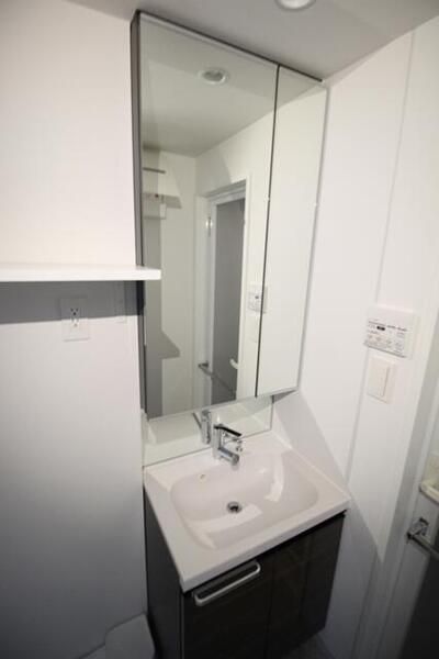 洗面設備　GENOVIA板橋東?町skygarden　板橋区東山町