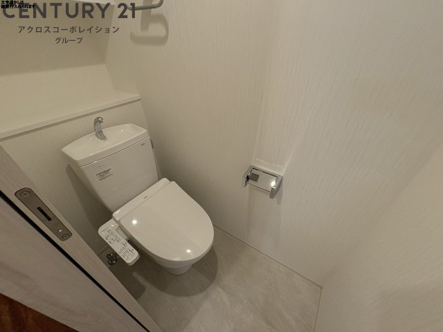 トイレ　温水洗浄便座ついてます♪