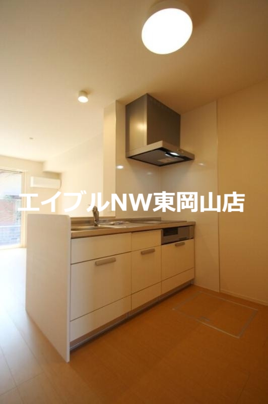 キッチン　システムキッチン採用