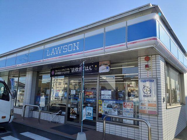 コンビニ　ローソン岩出根来店様（コンビニ）まで800m