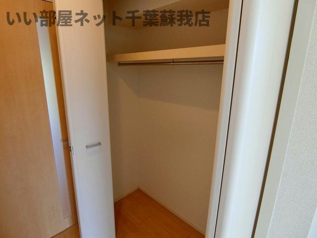 収納　ハンガーラック付きと棚付きの収納スペース！