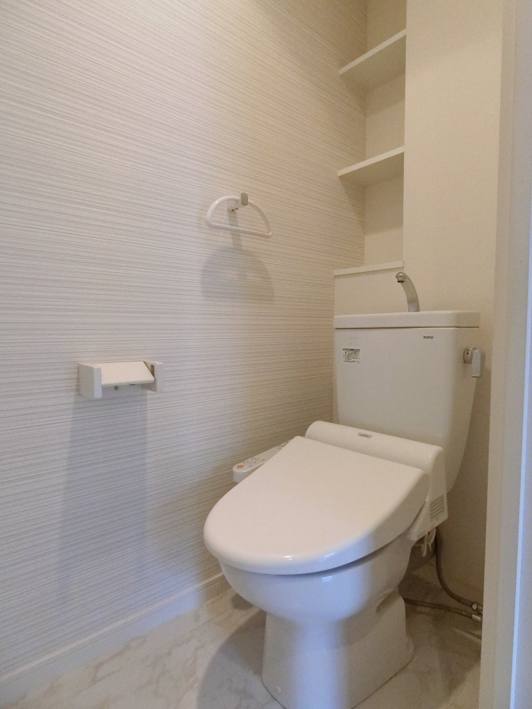 トイレ　別号室の為、参考画像です。