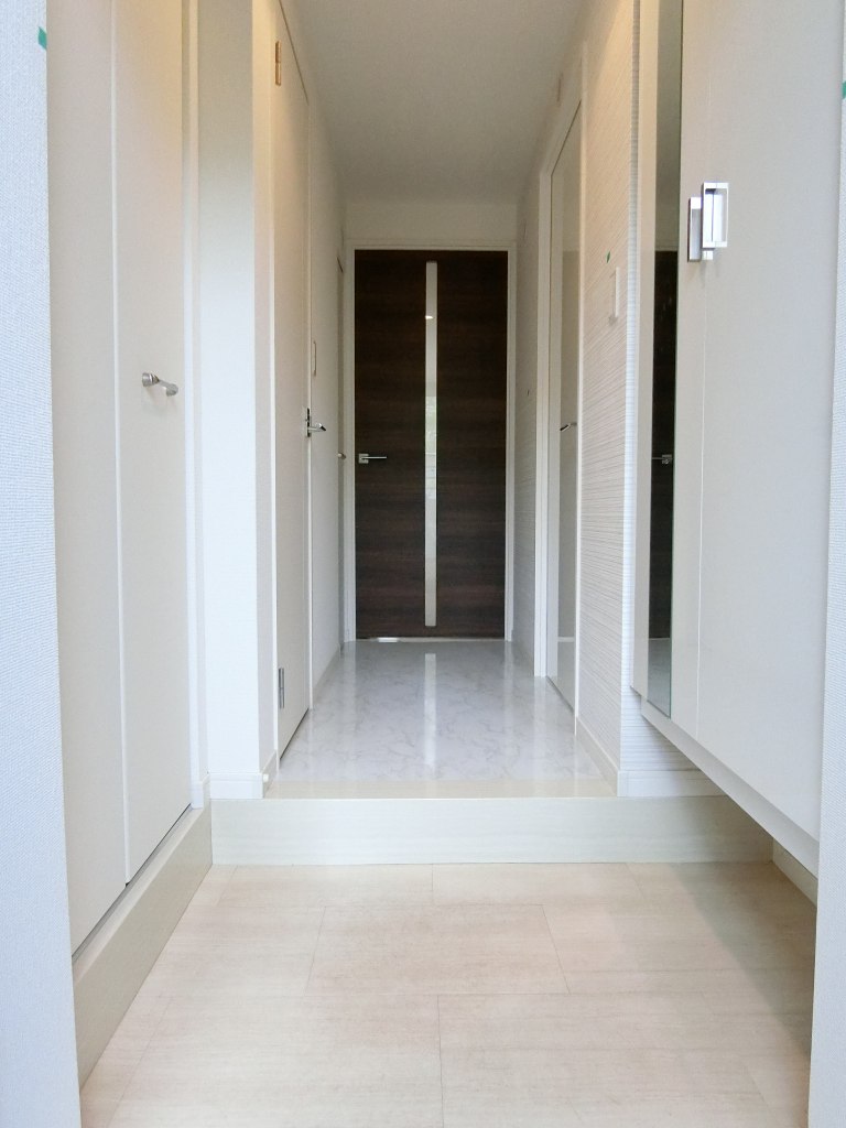 玄関　別号室の為、参考画像です。