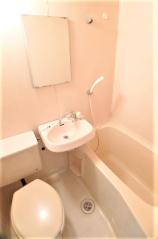 バス・シャワールーム　※他号室の写真です。