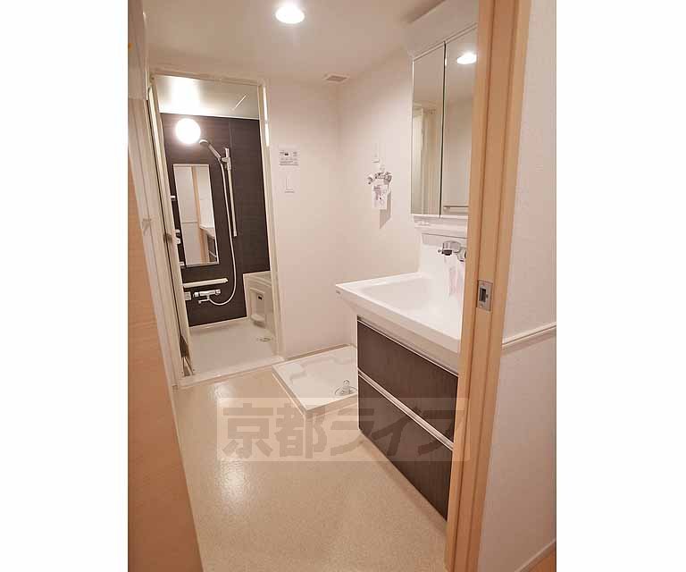 洗面設備　広々スペースです。