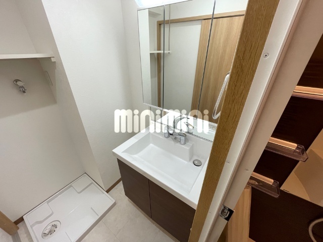 洗面設備　１０２号室の写真です。