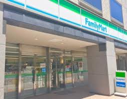 コンビニ　ファミリーマートアクサ生命本社ビル店（コンビニ）まで151m