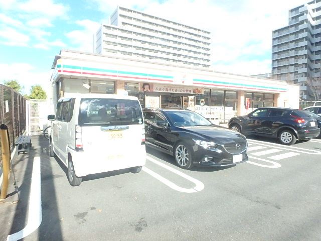 コンビニ　セブンイレブン　葛飾小菅１丁目店（コンビニ）まで810m