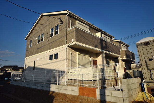 建物外観　～青い空、白い雲～