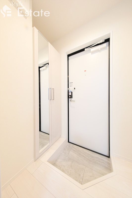 玄関　同仕様内装