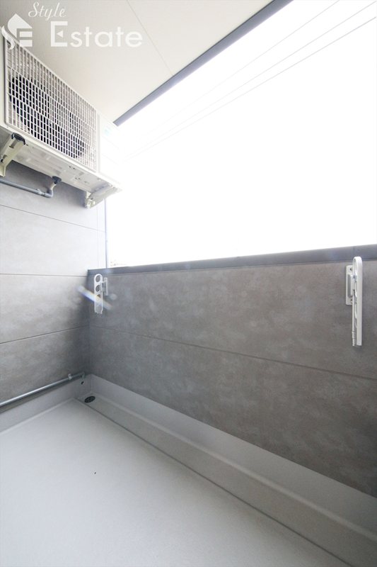 バルコニー　同仕様内装