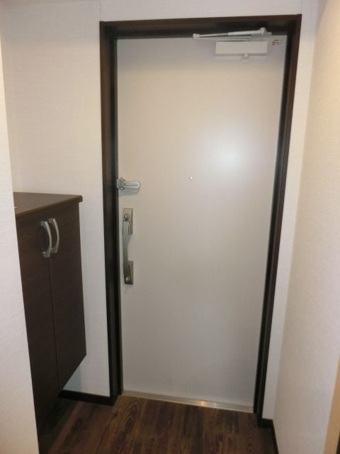 玄関　下駄箱付き玄関