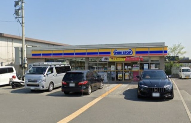 コンビニ　ミニストップ　茨木藤の里（コンビニ）まで976m