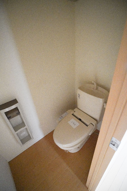 トイレ　同じ敷地の別の部屋