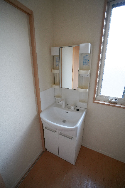 洗面設備　同じ敷地の別の部屋