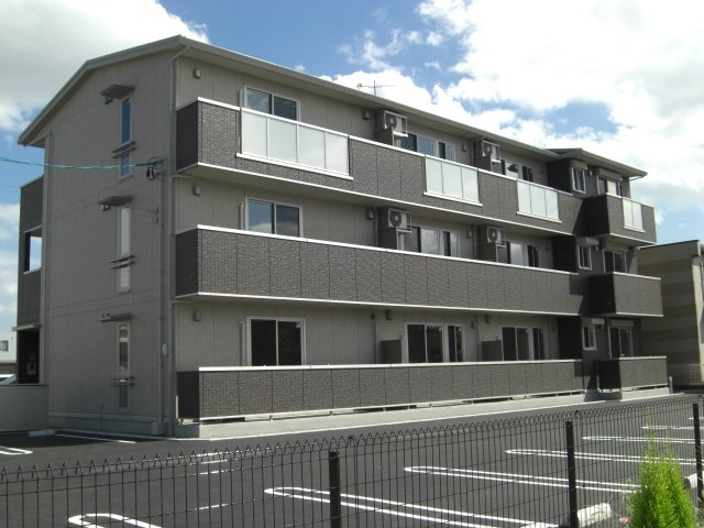 駐車場　駐車場があるので、車を買う予定の方も安心です