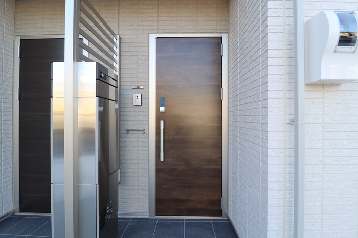 エントランス　宅配ボックス付きで不在時も安心。