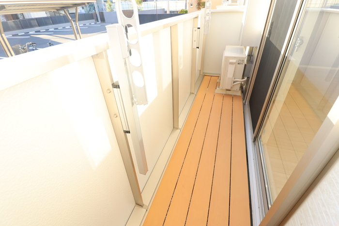 バルコニー　南面バルコニーで日当たり良好です。