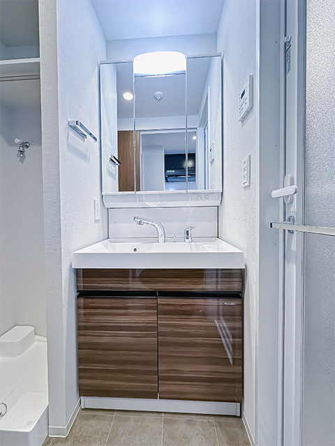 洗面設備　※写真は同タイプ住戸です。