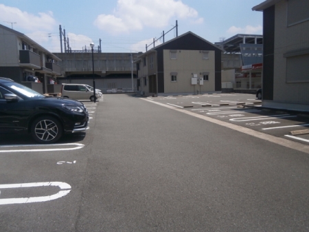 駐車場　車をお持ちの方に嬉しい駐車場付きの物件です