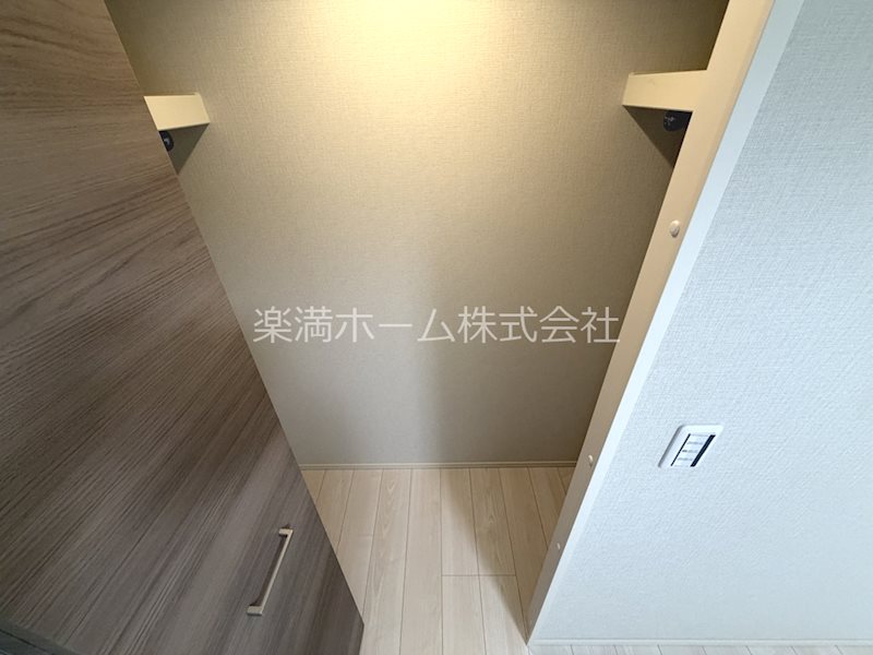 収納　ウオークインクローゼット♪