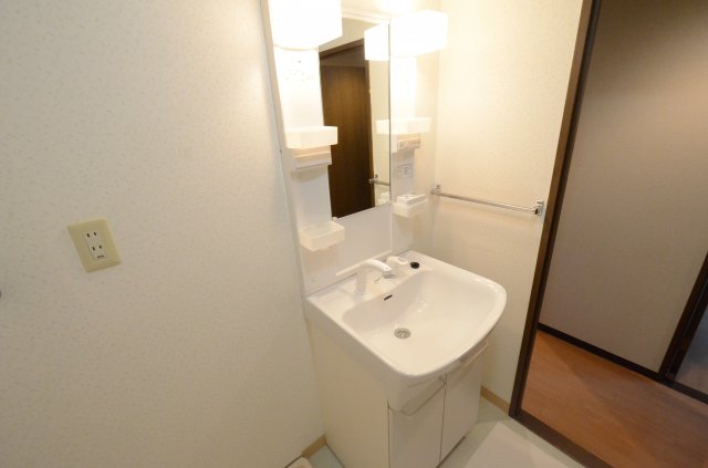 洗面設備　独立洗髪洗面台付き♪