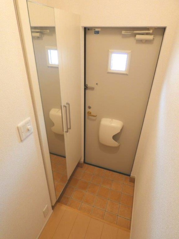 玄関　図面と現状に相違がある場合には現状を優先