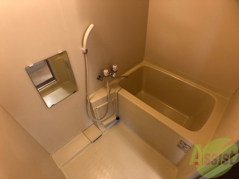 バス・シャワールーム　疲れを癒すには湯船でゆっくりするのが良いですよ。