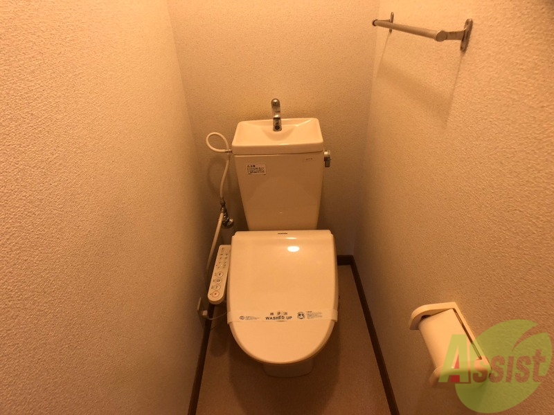 トイレ　シャワートイレになっているので快適です！