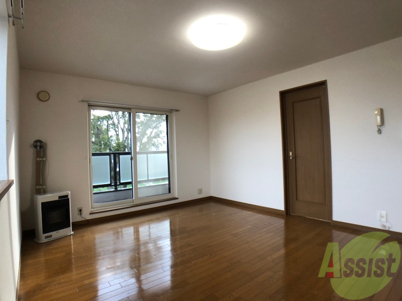 居室・リビング　広々としたリビングですね。使い勝手がよさそうですね！