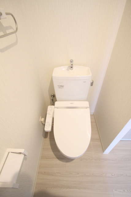 トイレ　※同号室の別階のお写真です