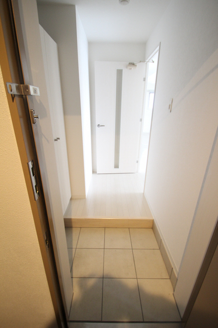 玄関　※同号室の別階のお写真です