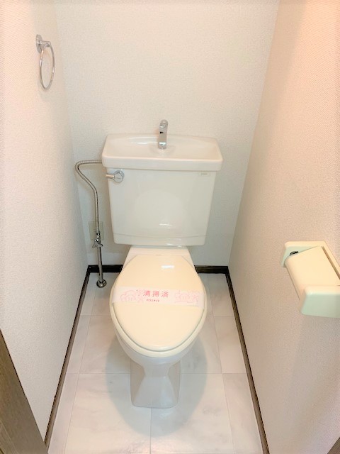 トイレ　★コンパクトな独立タイプのトイレです★