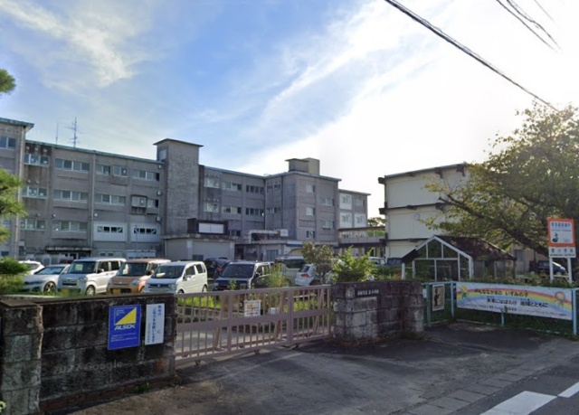 小学校　浜松市立泉小学校（小学校）まで1400m