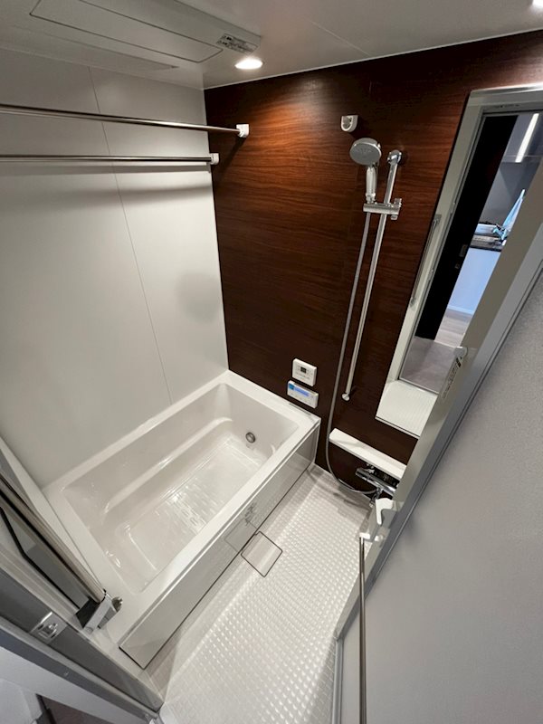 バス・シャワールーム　落ち着いた空間のお風呂です