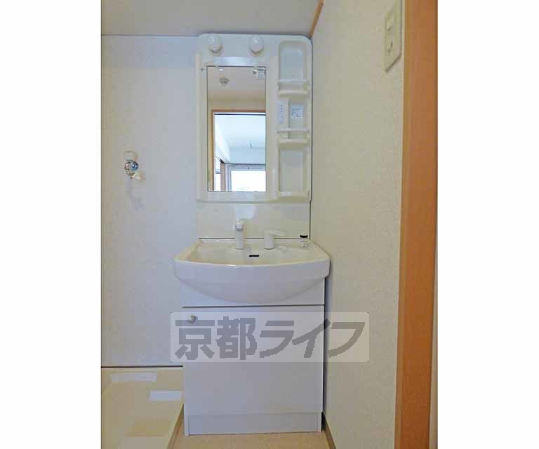 洗面設備　人気の独立洗面台です。