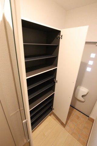 収納　シューズボックス