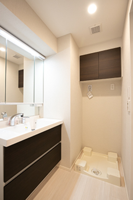 洗面設備　※写真は同タイプ住戸です。