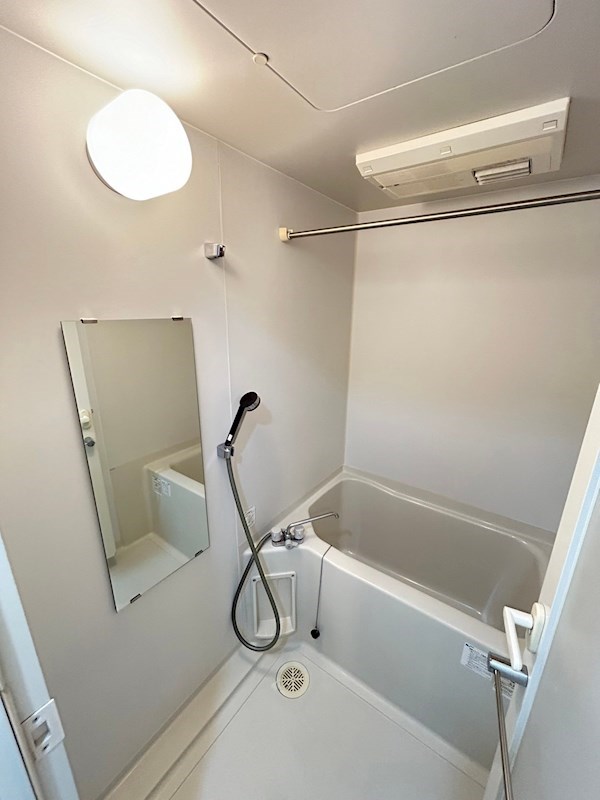 バス・シャワールーム　ゆったり過ごせるお風呂です