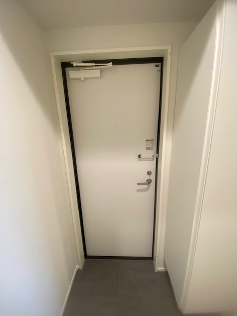 玄関　同施工会社の参考写真です