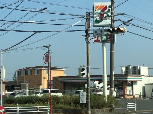 コンビニ　セブンイレブン東海市荒尾町店（コンビニ）まで650m