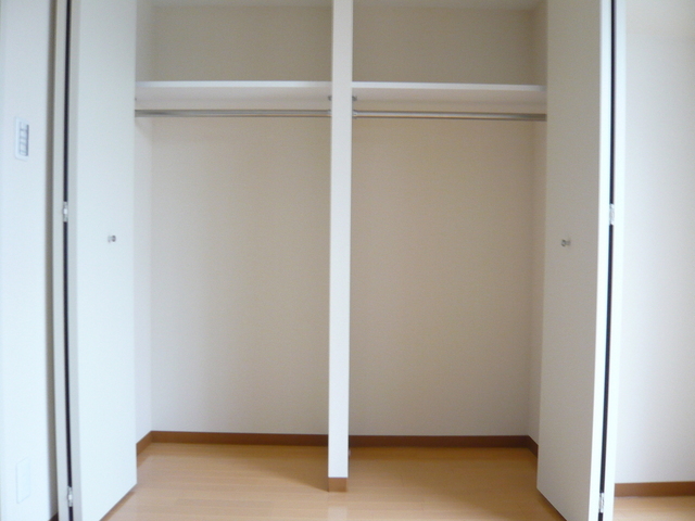 収納　壁一面、大きなクローゼットがお勧めです♪