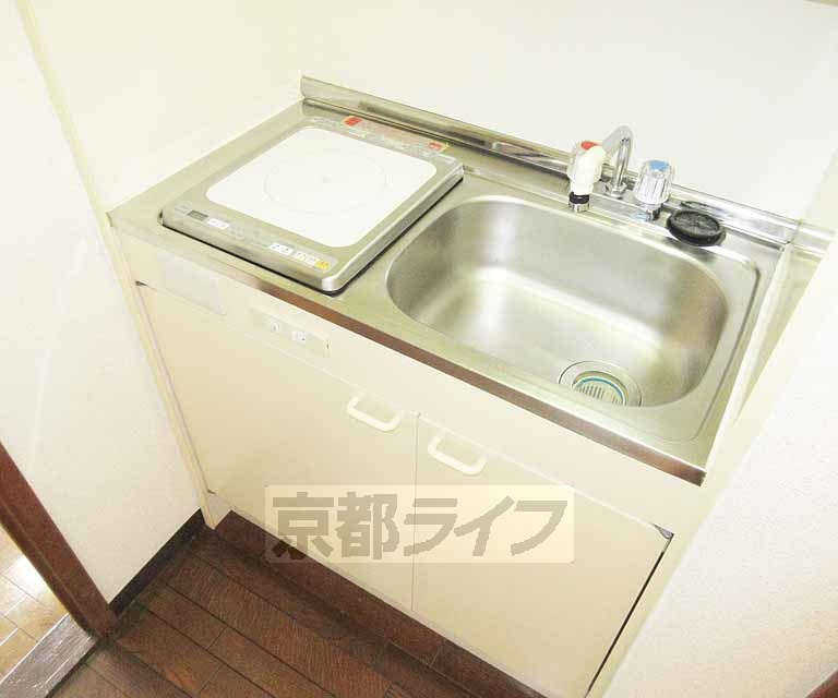 キッチン　コンパクトですが使いやすいキッチンです