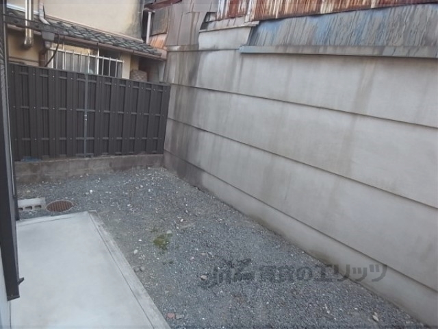 バルコニー　専用庭