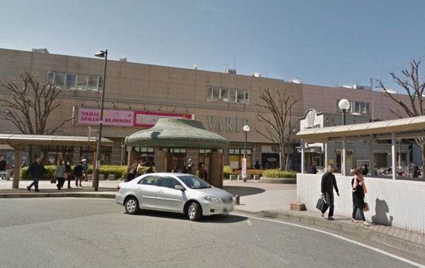 ショッピングセンター　草加ヴァリエ（ショッピングセンター）まで159m