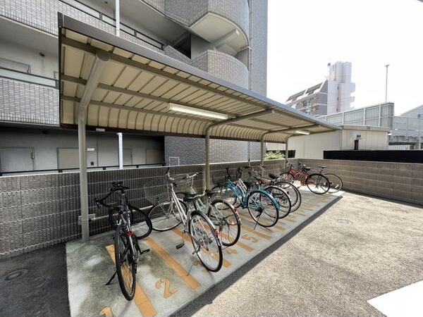 その他共有部分　敷地内駐輪場完備