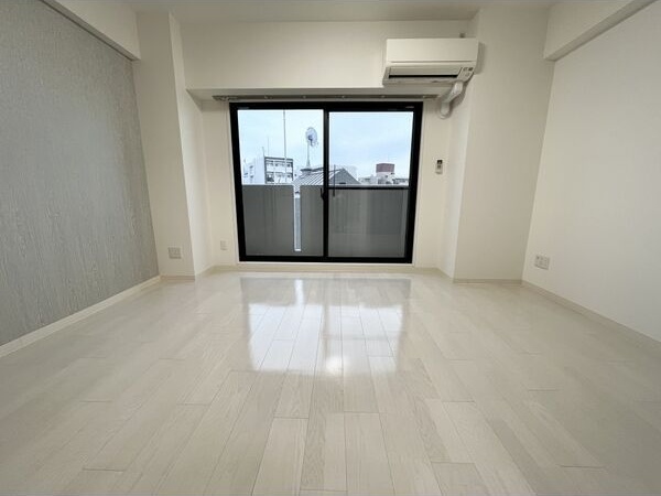 居室・リビング　明るい広々としたリビング♪