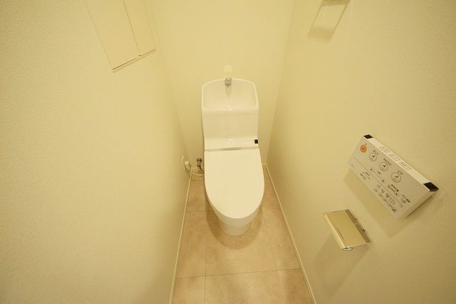 トイレ　お問合せは(株)タウンハウジングレジデンス事業部　赤坂店・…